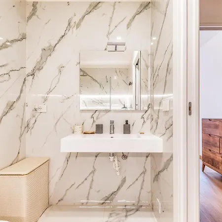 Luxury Via Montenevoso 4 Pax Wi-fi Appartement *