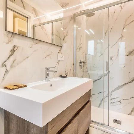 Luxury Via Montenevoso 4 Pax Wi-fi Milaan