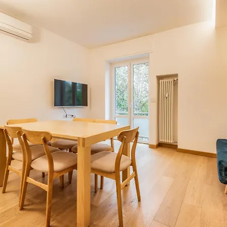 Luxury Via Montenevoso 4 Pax Wi-fi * Milaan