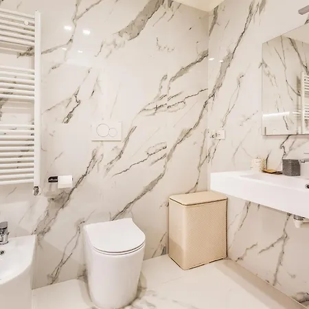 Luxury Via Montenevoso 4 Pax Wi-fi Appartement *