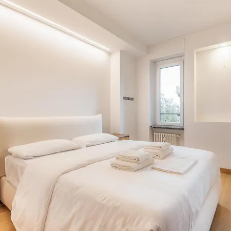 Luxury Via Montenevoso 4 Pax Wi-fi *