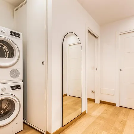 Luxury Via Montenevoso 4 Pax Wi-fi