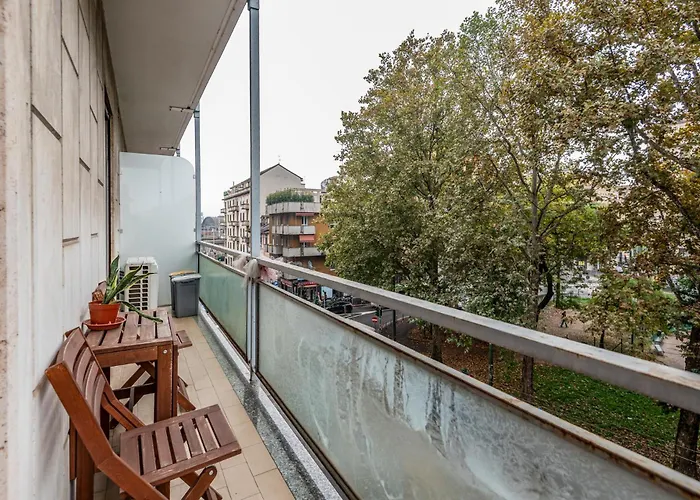 Luxury Via Montenevoso 4 Pax Wi-fi Apartment