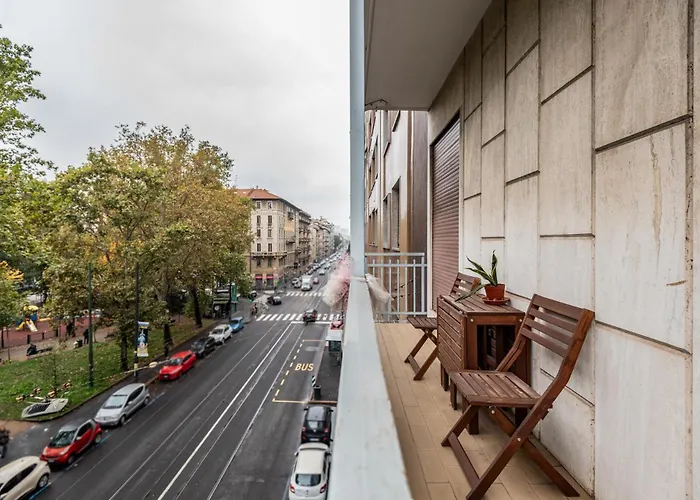 Luxury Via Montenevoso 4 Pax Wi-fi Apartment *